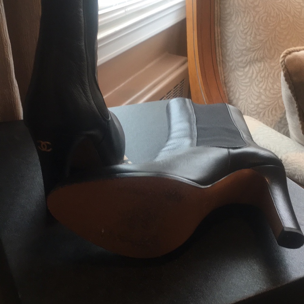 Chanel boots - Picture 3 of 3
